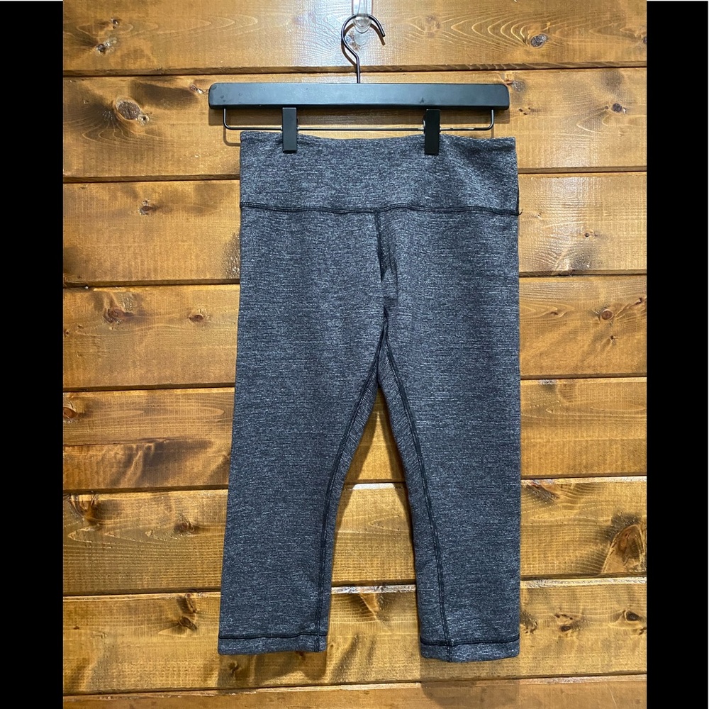 Lululemon Reversible Black Heathered Coal Wunder Under Crop Legging